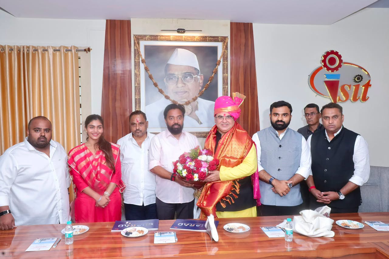 Rahul Awade taking part in a felicitation at an educational institution in Ichalkaranji.